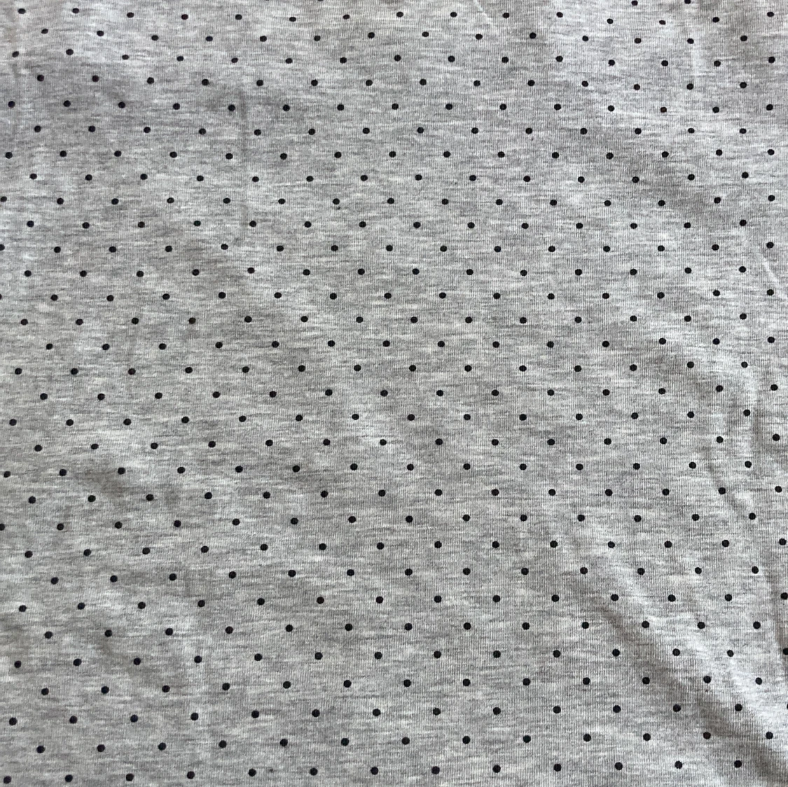 Grå linne/topp med svarta prickar - 93