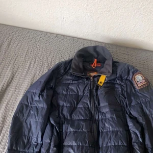 Parajumpers vårjacka - Storlek S, äkta, modellen säljs inte längre, kan prata om pris
