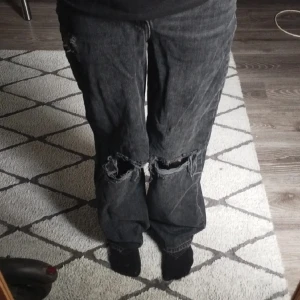 Gina tricot jenas  - Strl 34  Bara testade  För stora på mig 