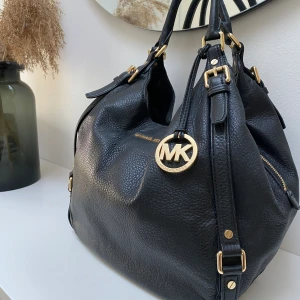 Michael Kors väska - Michael Kors väska i nyskick. 