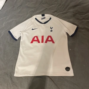 Tottenham T-shirt  - Tottenham match tröja i bra skick  (Kan gå ner i pris vid snabb affär)