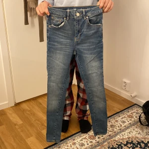 Skinny jeans  - Använt ett par gånger men fortfarande i bra skick