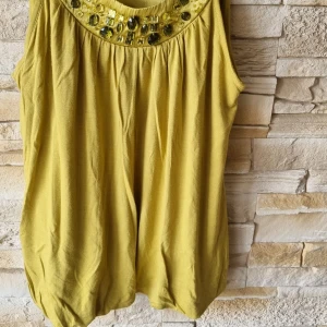 Linne - Väldig fräsch linne med stenar