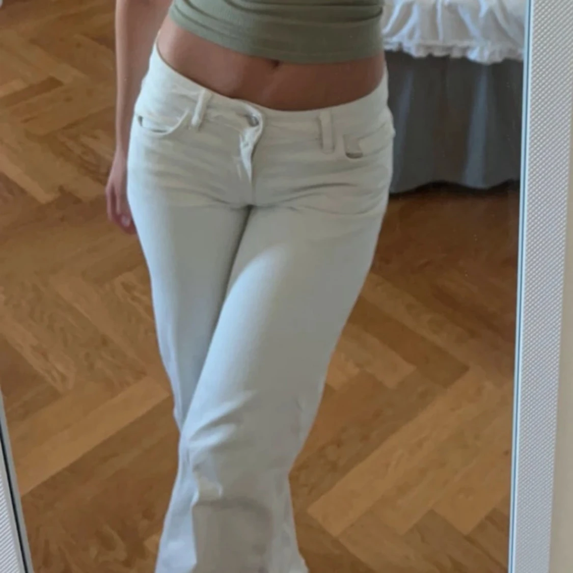 Lågmidjade vita jeans 