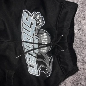 Trapstar byxor - Trapstar brallor storlek s. Knappt använda fick dem som present 