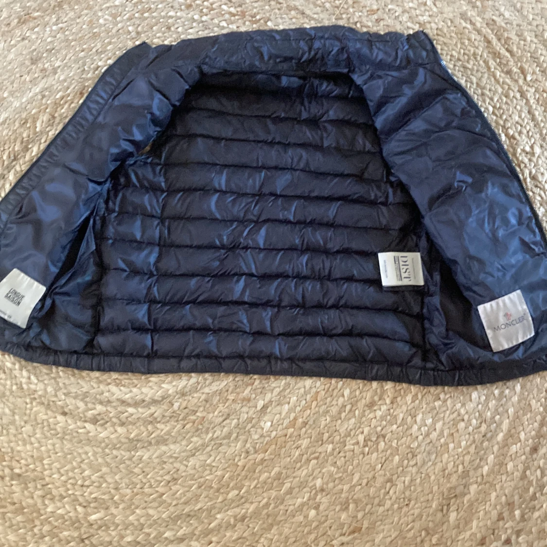 Moncler väst  - 90