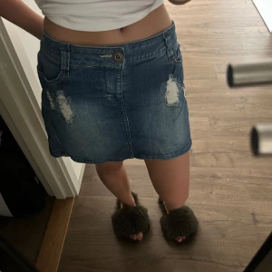 Jeanskjol - Jättesöt jeanskjol, säljer pga för stor (se bild)🫶🏽