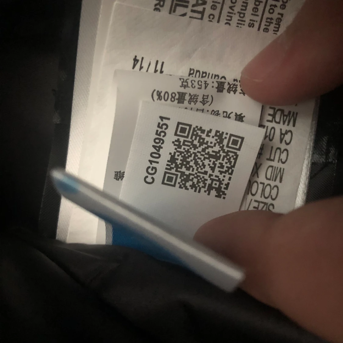 Hej, säljer en grå Canada goose väst med black label! Storlek XL men rekommenderar för L. priset går att diskuteras.  Fick den i april och har använt den 2 gånger. - 91