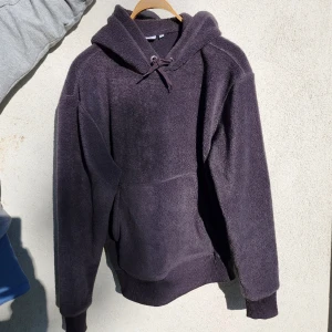 Fleece Hoodie (weekday) - Storlek S. Fint skick.