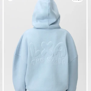 Lxa hoodie strl M - Säljer min fina hoodie från Lxa i strl M då den är lite för stor för mig. Nypris 890kr och den är helt slutsåld. Knappt använd. Säljer för 700