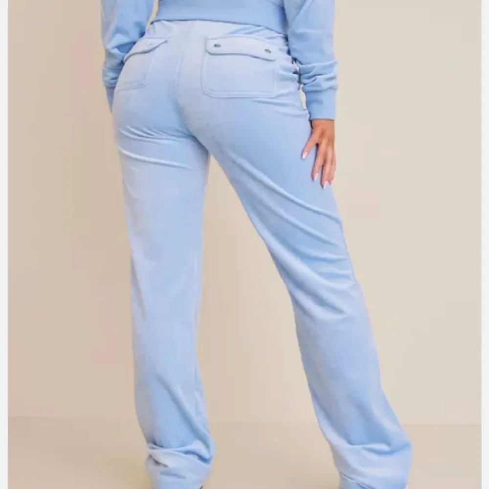 Snygga byxor från juicy typ aldrig använda Sänker priset vid snabb affär. Jeans & Byxor.
