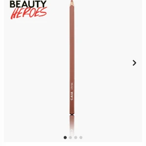 Caia läpppena  - Säljer min helt oanvända Caia läppena i färgen Lovisa jag fick fel färg och gick inte att byta sp drf jag säljer 