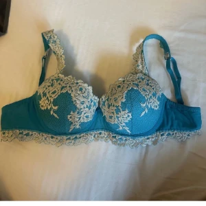 Intimissmi Bh - Turkos Intimissmi bh i stl 75B!