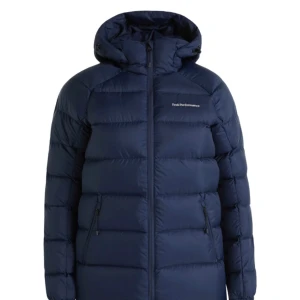 Peak performance  - Säljer min peak jacka då jag inte använder den längre, den har inga defekter alls