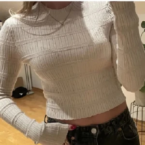 Topp - Topp från bikbok i superskick💗