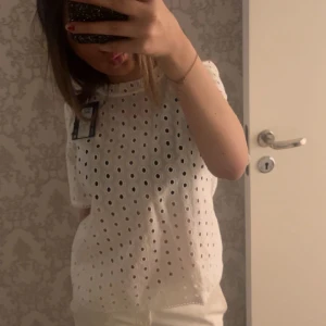 Söt blus  - Köpte denna jätte söta blus men känner inte att jag passar i den köptes för 449 säljer för 200