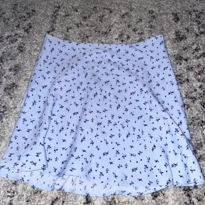 Söt kort kjol - Använd en gång, dragkedja på sidan