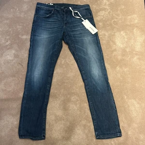 Dondup jeans - Säljer dessa tvär feta Dondup jeans i storlek 32! Inga defekter!  Färg mörk blå Cond 8/10