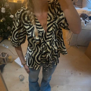 Blus - Super snygg och cool!!