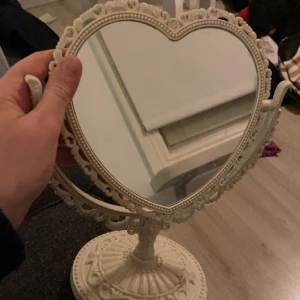 Spegel  - Jätte söt spegel men tycker inte om den längre🫶🫶