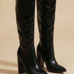 Boots - Boots storlek 39 från shein dom va för stora för mig och försent att skicka tillbaka. Jag har vanligtvis 37