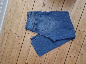 Blåa jeans - Sköna jeans från H&M