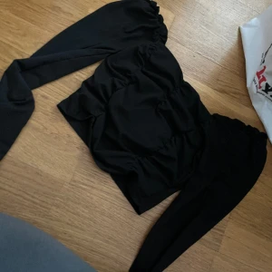 Långärmad topp - Långärmad topp ifrån shein använd endast någon gång 