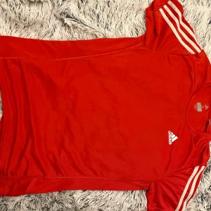 Adidas träningströja  - Orange adidas tränings tröja ny skikt