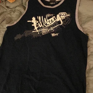 linne - Billabong linne, sälja pga att den inte används (förgen är väldigt mörk blå eller nästan svart)