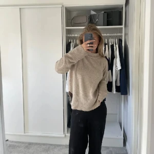 Stickad tröja  - Stickad tröja från NA-KD som inte kommer till användning 