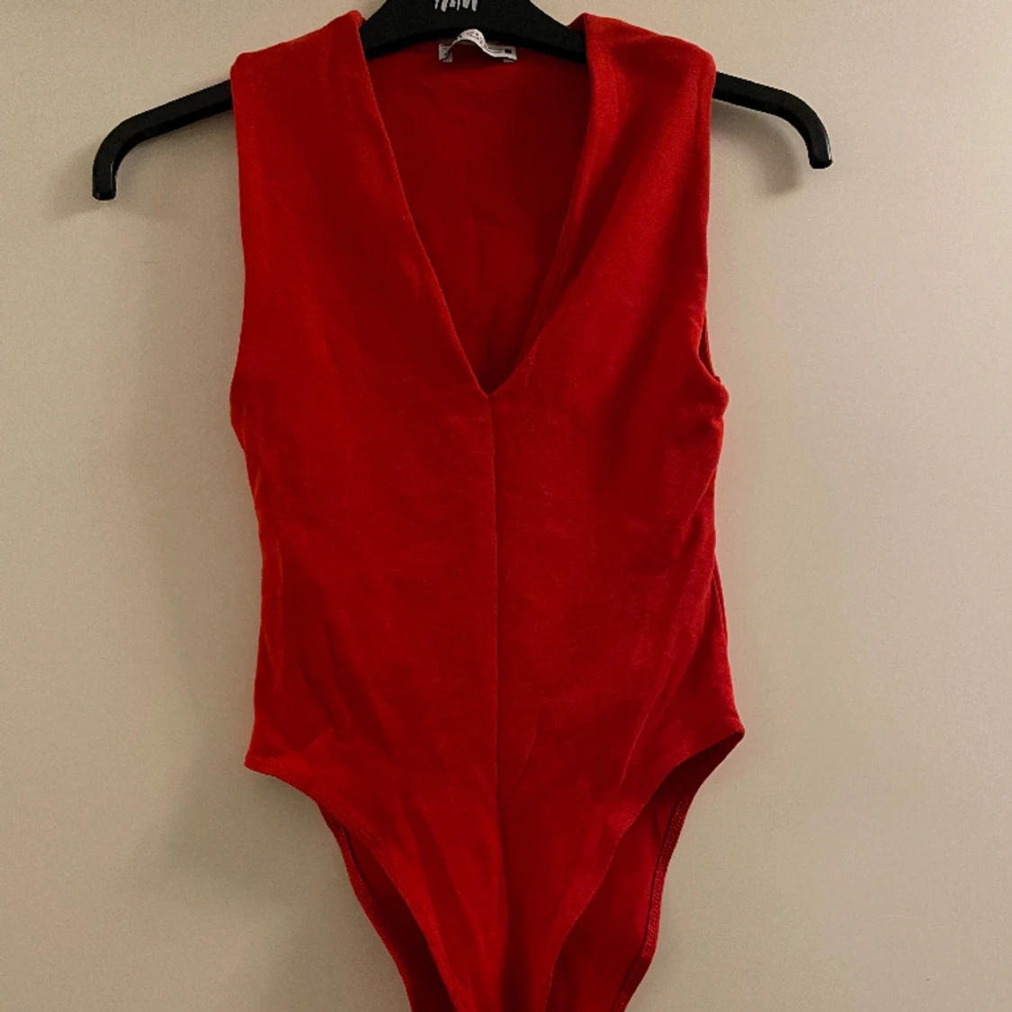 Röd kortärmad body