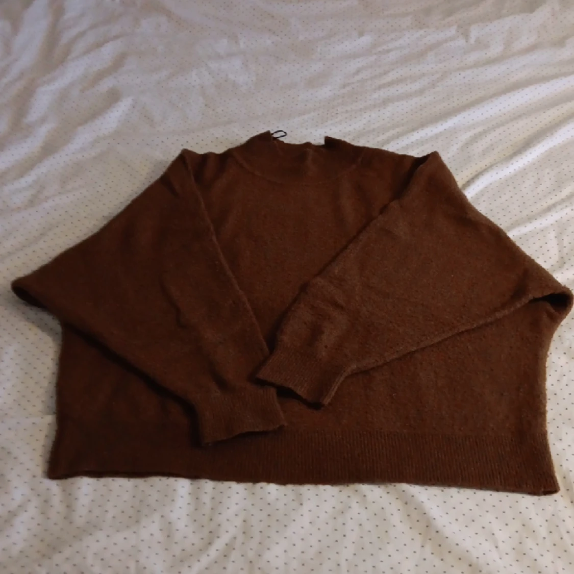 Brun stickad tröja  - 90