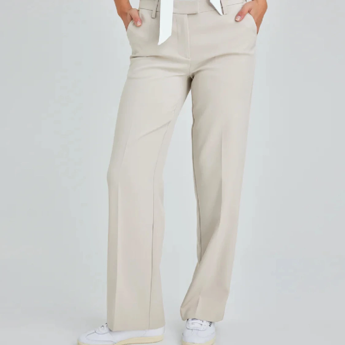 SÖKER bikbok maddie 36