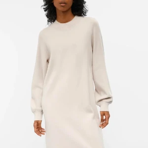 Stickad klänning  - Stickad klänning , jätte fint skick , som ny, säljer då den aldrig används❤️ storlek xs , 400+frakt 