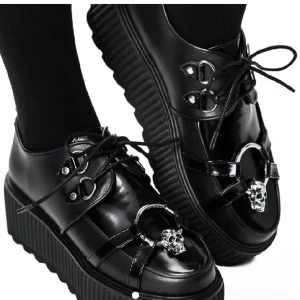 SÖKER CREEPERS  - Söker efter dessa skor i storlek 36. Kan även vara intresserad av andra creepers. Hör gärna av dig 🖤