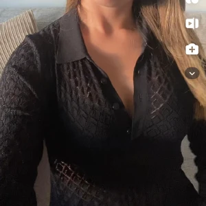 Zara blus/tröja  - Snygg tröja från Zara i fint skick, säljs inte längre