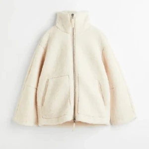 Teddyjacka - Endast använd 1 gång då den var för stor❤️ storlek M