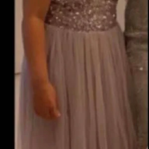 Rosa klänning  - Fint sick 