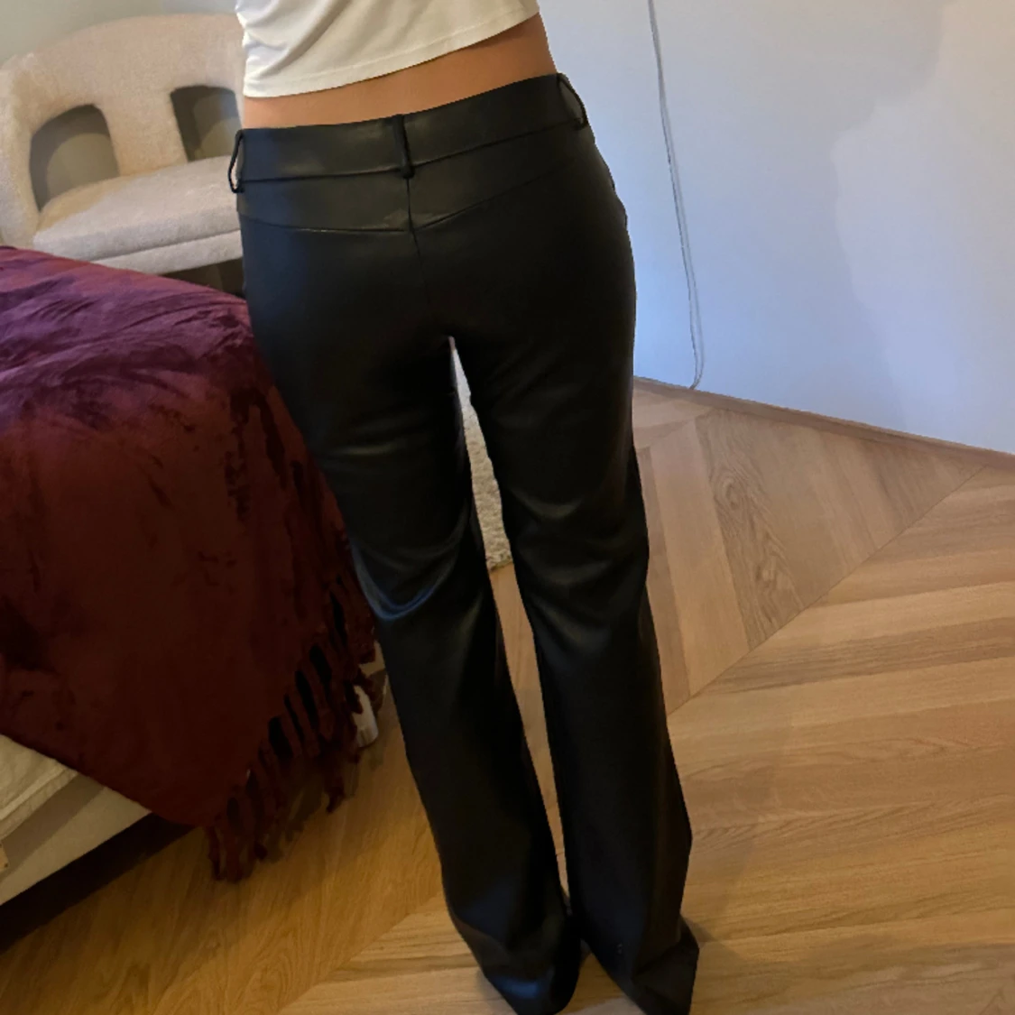 Lågmidjade läderbyxor - 90