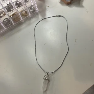 Smycken - Jag använder inte dessa så säljer dom men de är super fina!!