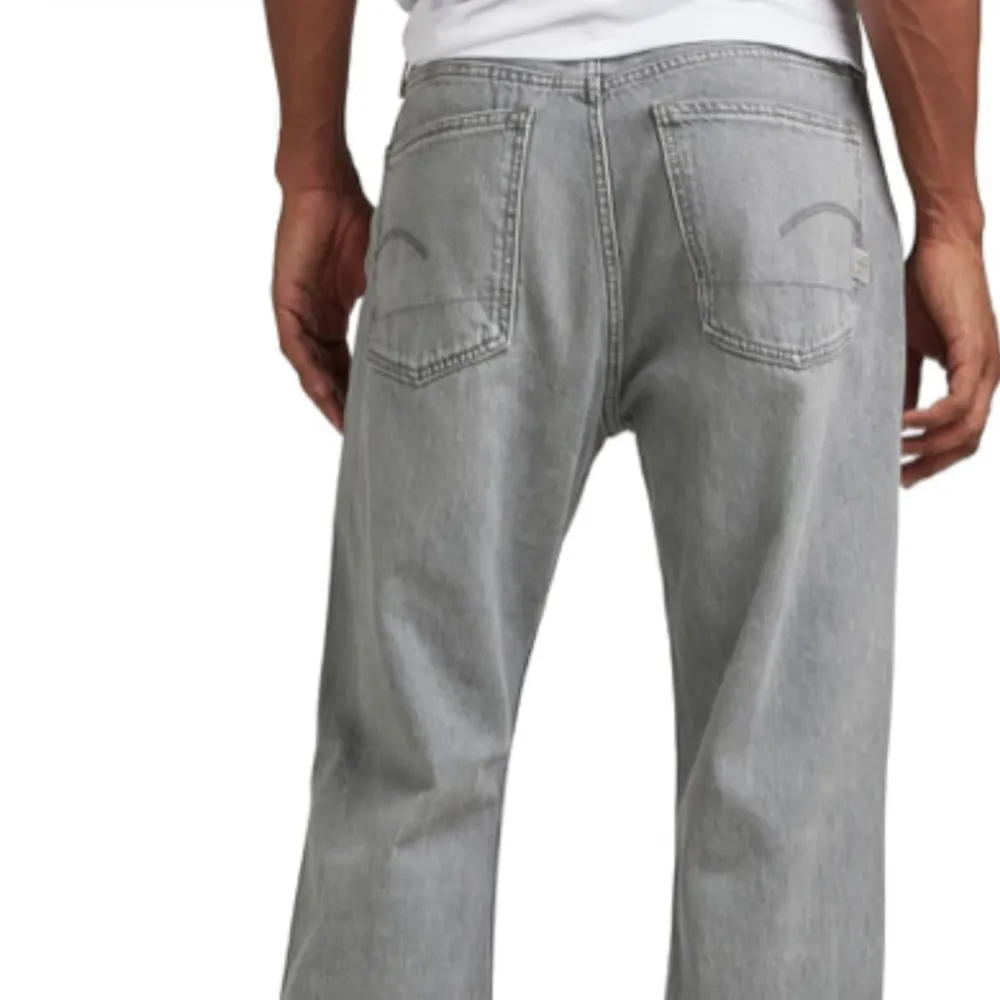 Säljer mina G-star jeans eftersom dom inte längre kommer till användning:)  Hittar inte dom längre på g-stars hemsida men har fler bilder om det behövs 😄 GS/E.89  . Jeans & Byxor.