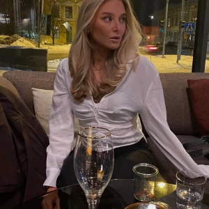 Skjorta - Använd fåtal gånger, som ny. 