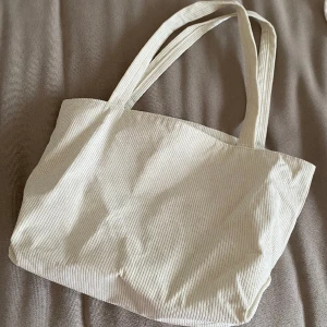 Väska Manchester  - Nyskick, mått 30x45