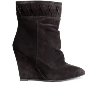 Boots - Intresse koll på mina boots från Hm i äkta mocka, andvända en gång💕Pris kan diskuteras! 