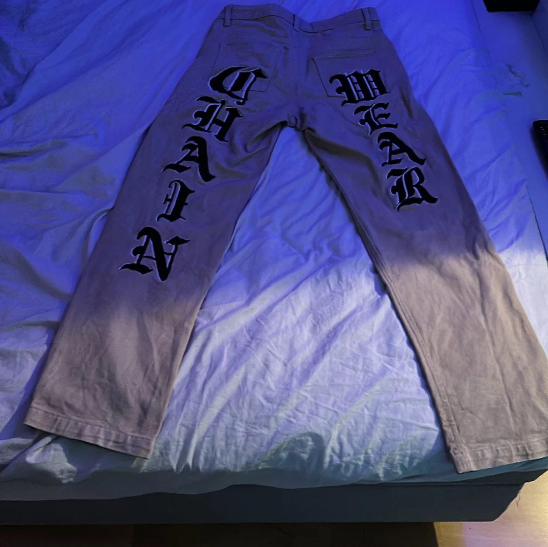 Jeans från lukamachain i storlek xs dem år för små för mig och säljer dem för rimligt pris