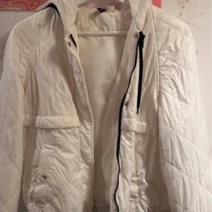 Tunn jacka - Hm tunn jacka