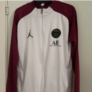 Psg kofta - Säljer denna psg koftan då den inte används längre nyskick använd ca 4-5 gånger 