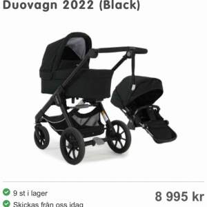 Emmaljunga NXT90 Classic duovagn 2022. Vagnen är snart 2 år gammal men i bra skick säljer pågrund av köpt en syskonvagn. Ingår regnskydd nypris 595kr. 