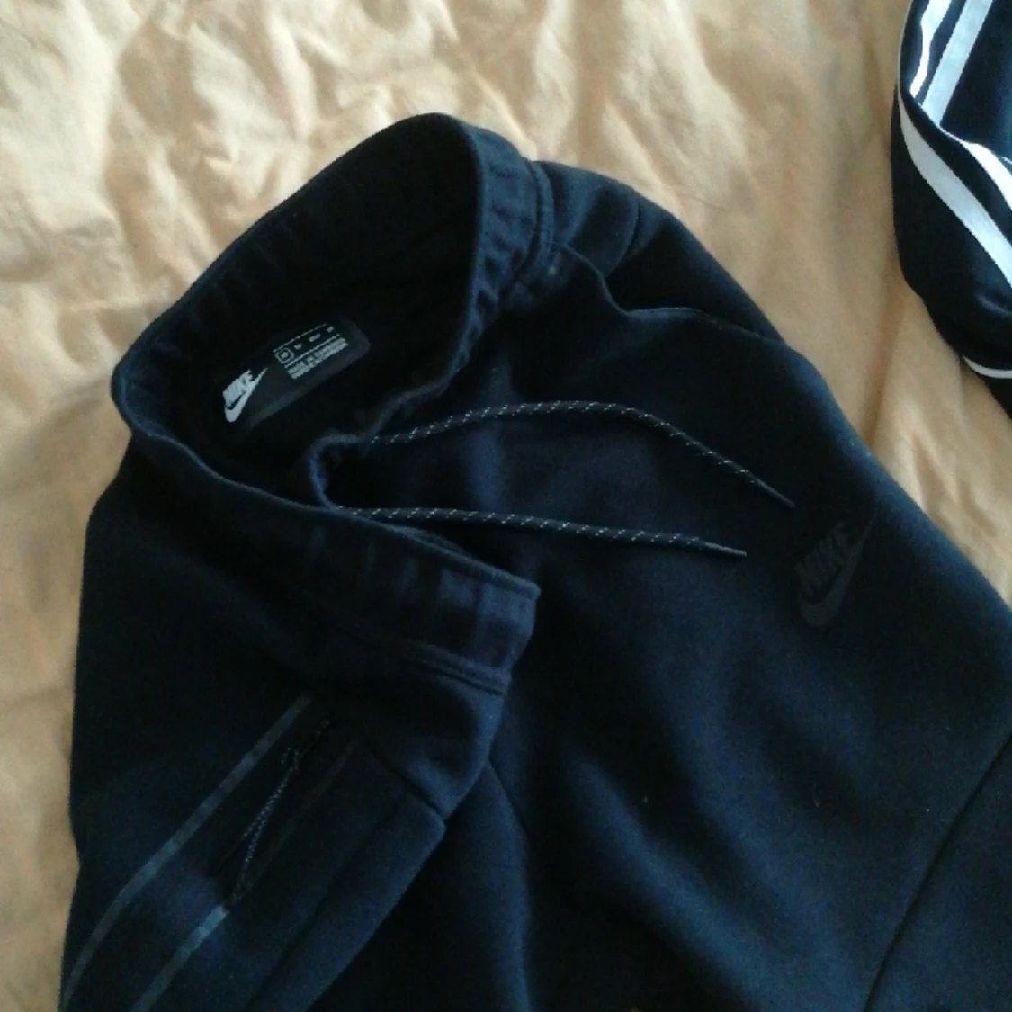 Blandade Märkeskläder, gröna nike tech byxorna ingår också - 91