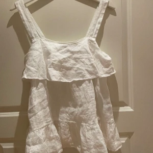 Volangtopp  - Söt topp från äldre zara kollektion❤️ Öppen för prisförslag och köp nu💕